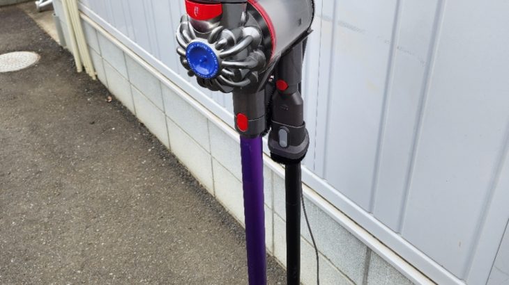 【ご成約】ダイソンV8/SV10-本体ロングパイプFluffyクリーナーヘッド　スタンド付き